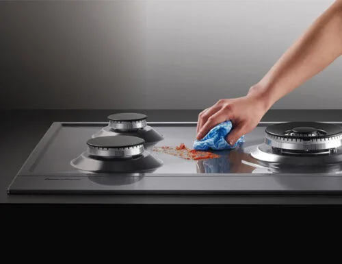 Schoonmaken van kookplaat - Keukenrepareren.nl
